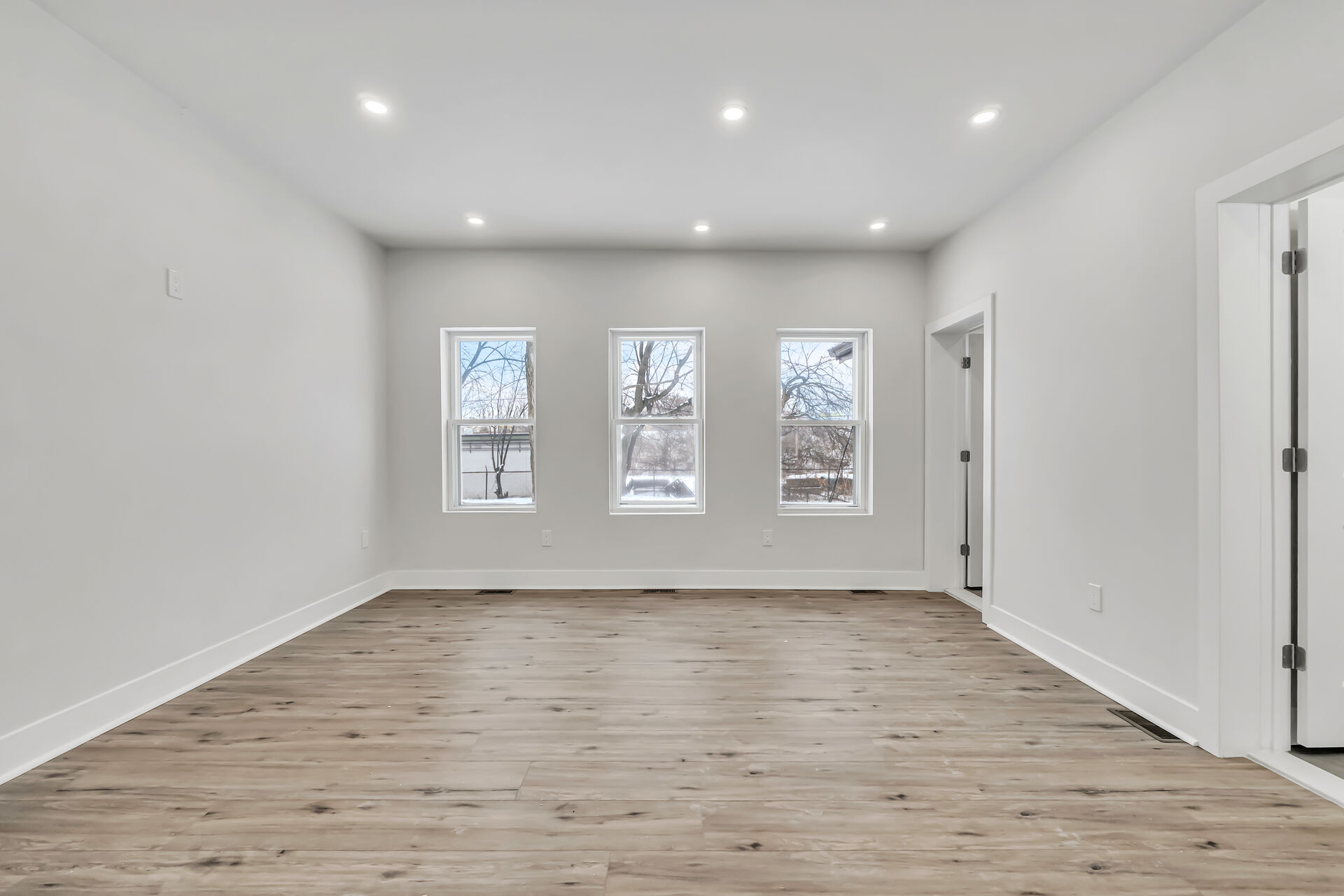 Spacious living room
